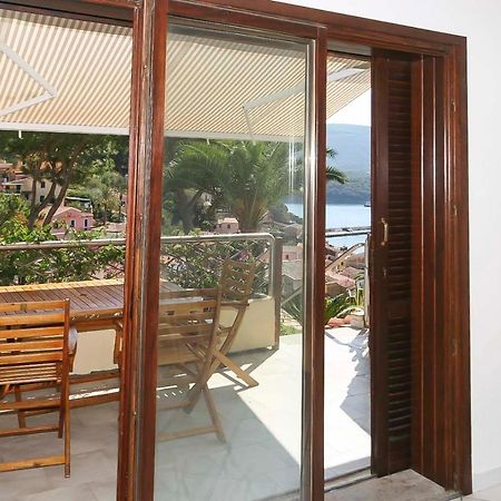 Appartamenti Residence Il Porto 13 E 16 Порт-Аццурро Экстерьер фото