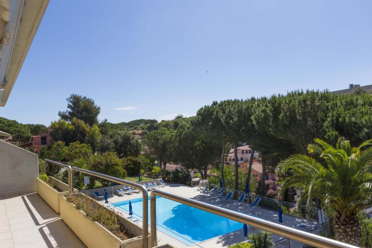 Appartamenti Residence Il Porto 13 E 16 Порт-Аццурро Экстерьер фото