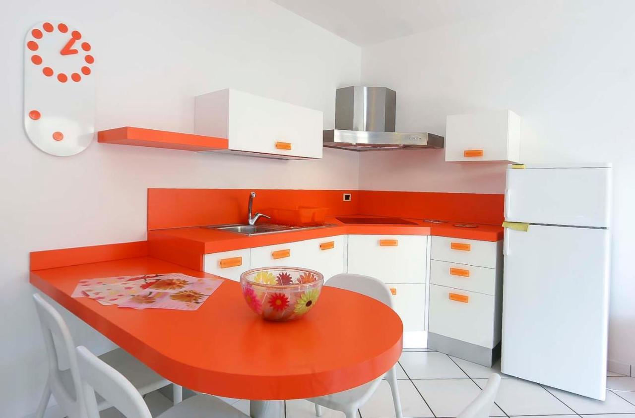Appartamenti Residence Il Porto 13 E 16 Порт-Аццурро Экстерьер фото