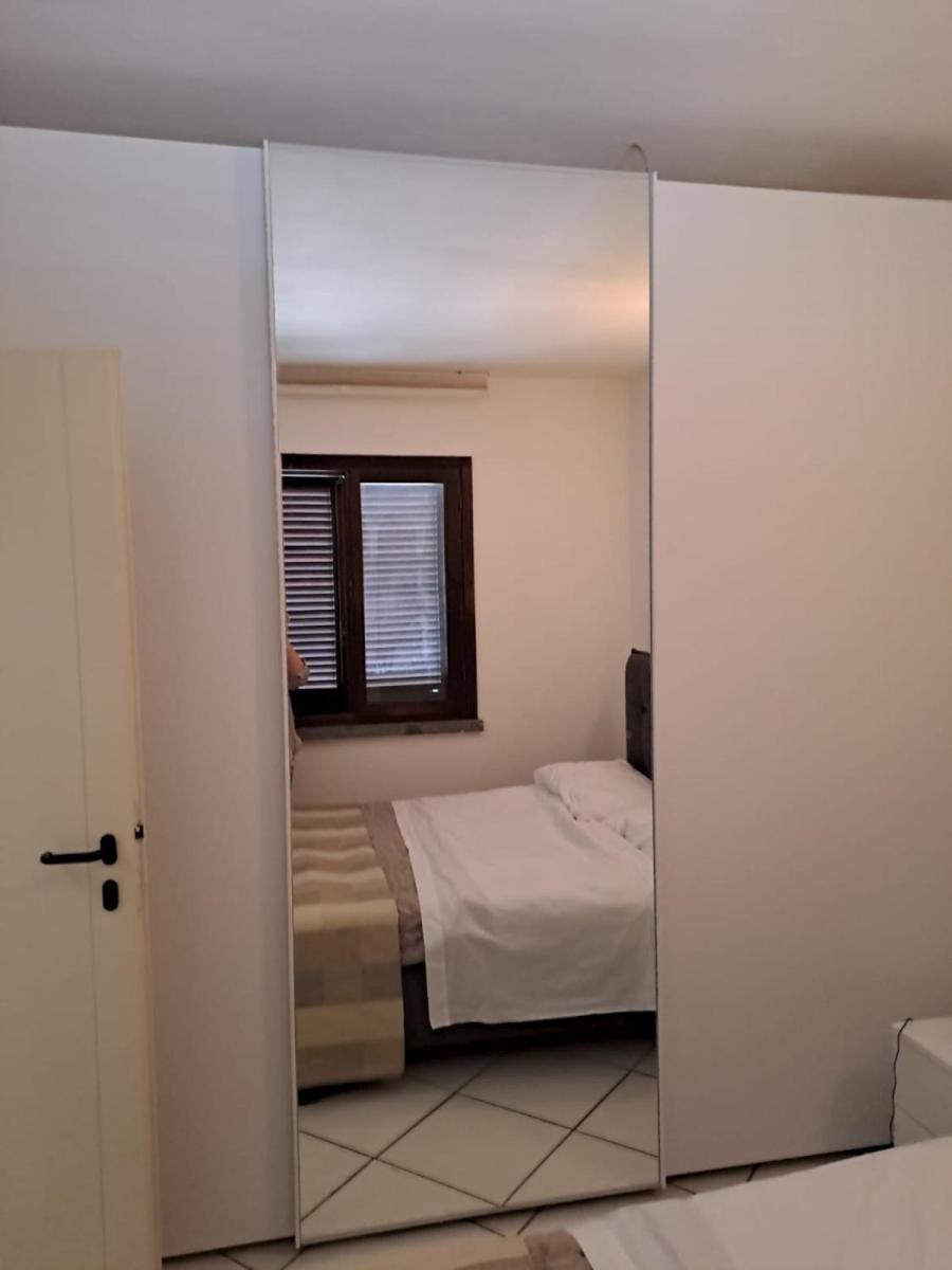 Appartamenti Residence Il Porto 13 E 16 Порт-Аццурро Экстерьер фото